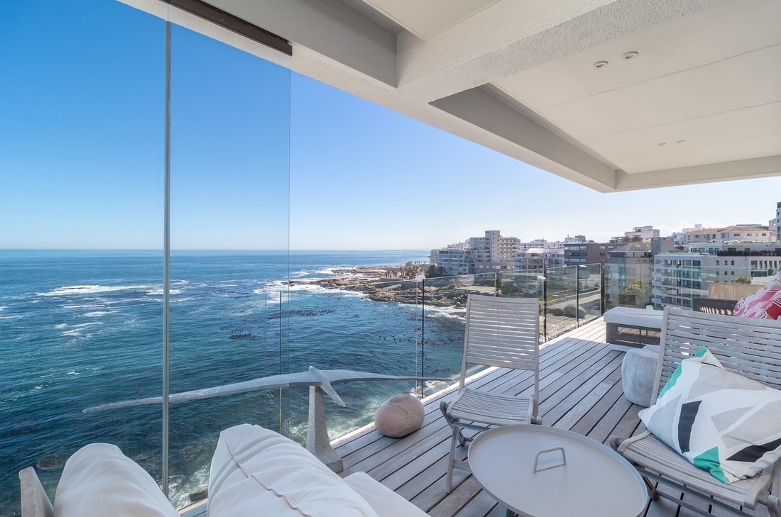 Apartment in Bantry Bay, Atlantic Seaboard, Cape Town 1 - 19116478