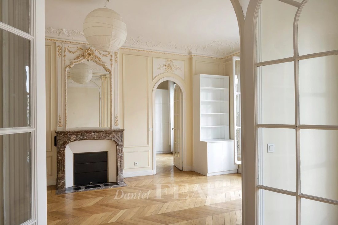 Apartment in Sorbonne, Paris 5e Arrondissement, Paris 4 - 19111177