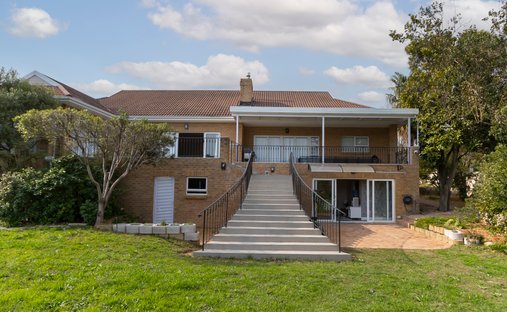Country House in Somerset West, Helderberg, Cape Town 1