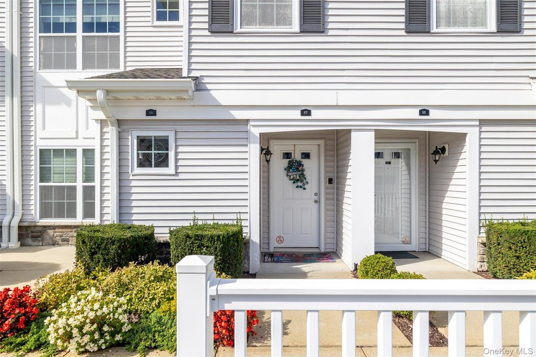 Condo in Seaford, New York, United States 3 - 19112983