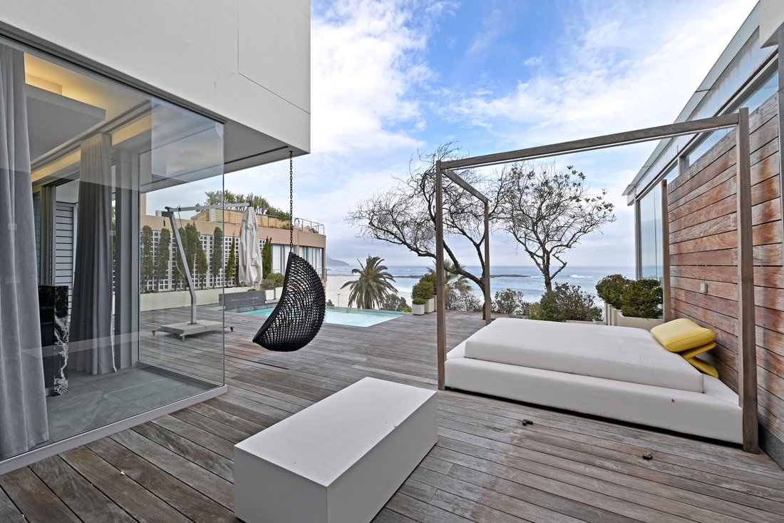 House in Camps Bay, Atlantic Seaboard, Cape Town 3 - 19116808