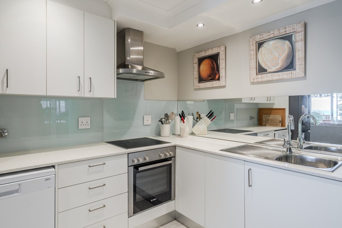 Apartment in Bantry Bay, Atlantic Seaboard, Cape Town 3 - 19116612