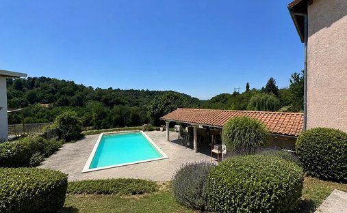 Haus in Roche, Auvergne-Rhone-Alpen, Frankreich 1