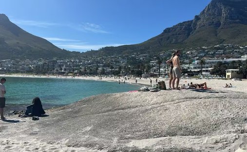 Apartment in Camps Bay, Atlantic Seaboard, Cape Town 1