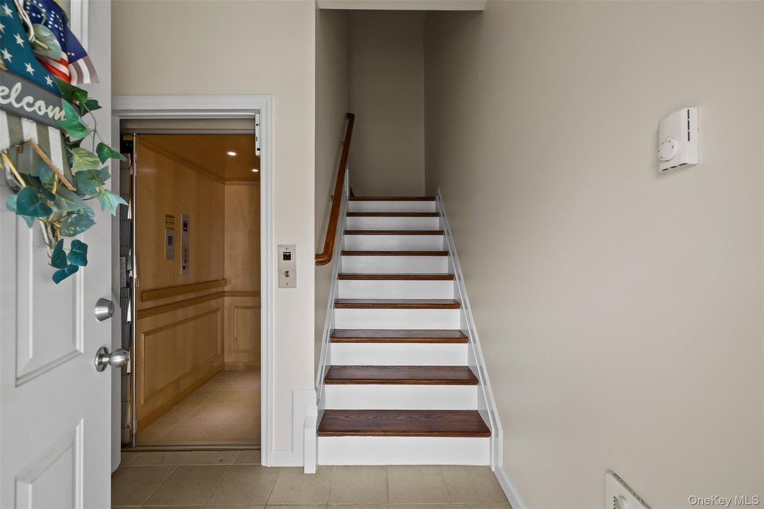 Condo in Seaford, New York, United States 4 - 19112983