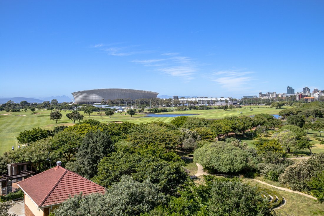 Apartment in Mouille Point, Atlantic Seaboard, Cape Town 3 - 19116603