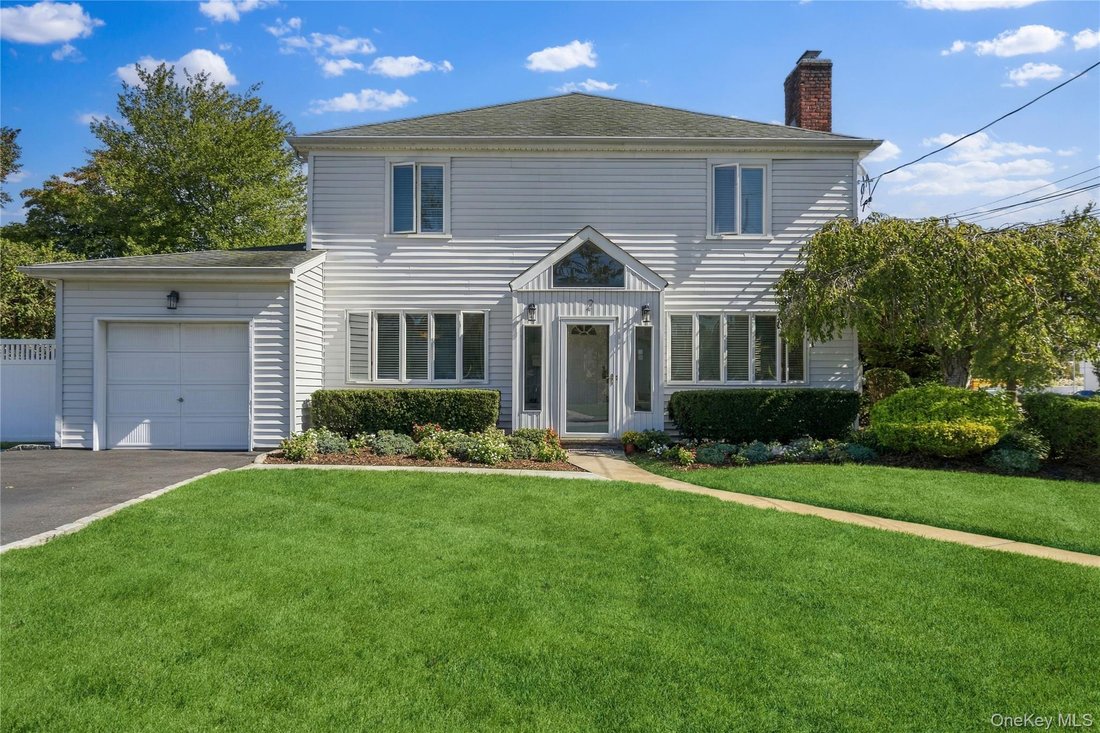 House in Massapequa, New York, United States 1 - 19115563