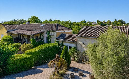 Anwesen in Trespoux-Rassiels, Okzitanien, Frankreich 1