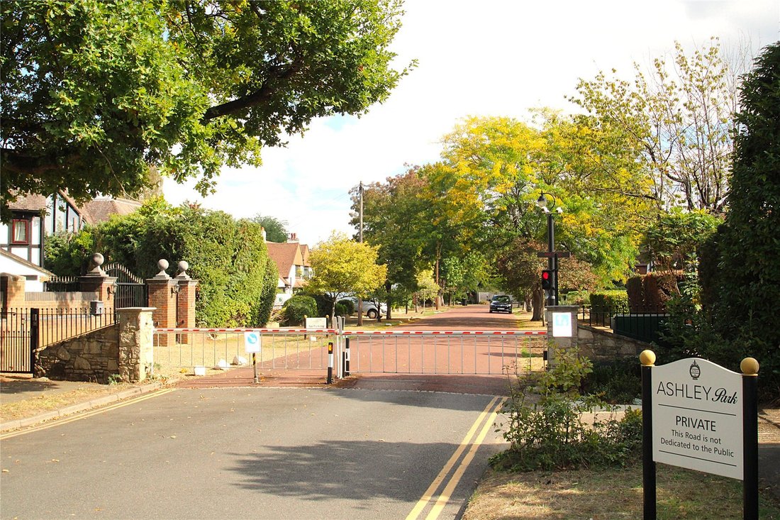 Casa a Ashley Park, Elmbridge, Inghilterra 2 - 19112509