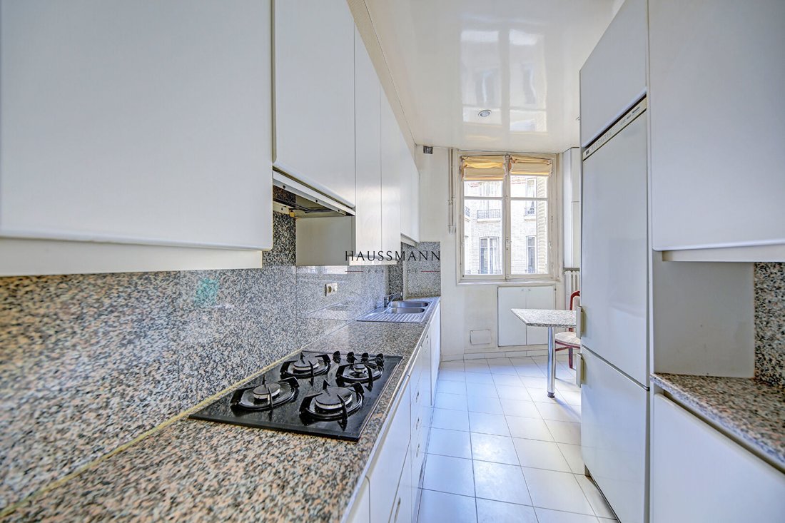 Apartment in Gros Caillou, Paris 7e Arrondissement, Paris 5 - 15735635