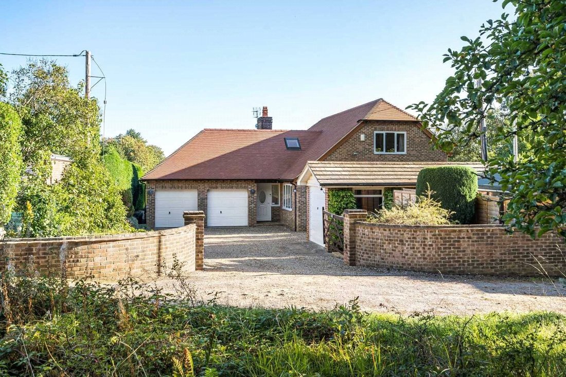 House in Conford, Liphook, England 1 - 19112666