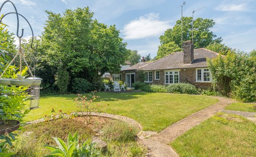 Bungalow in Surrey, England 1