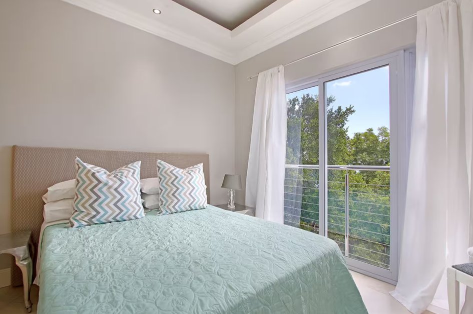 Apartment in Camps Bay, Atlantic Seaboard, Cape Town 3 - 19116652
