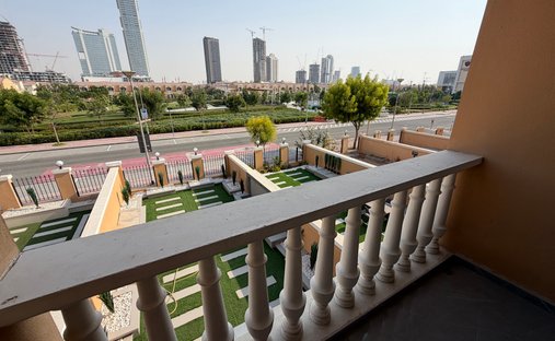 Townhouse in Al Barsha South 5, Al Barsha, Dubai 1