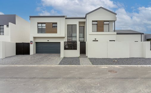 House in West Beach, Blaauwberg, Cape Town 1