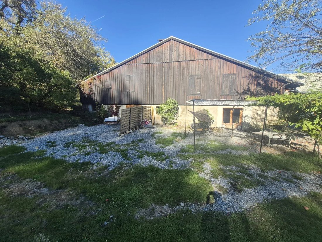 Farm Ranch in Mont-Saxonnex, Auvergne-Rhône-Alpes, France 1 - 19115597