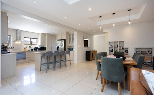 Country House in Westlake, Southern Suburbs, Cape Town 1