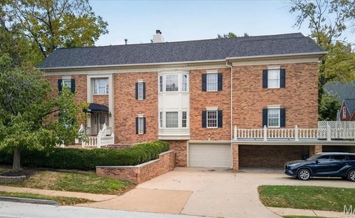 Condo in Kirkwood, Missouri, United States 1
