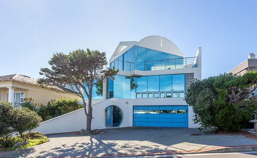 House in Bloubergstrand, Blaauwberg, Cape Town 1