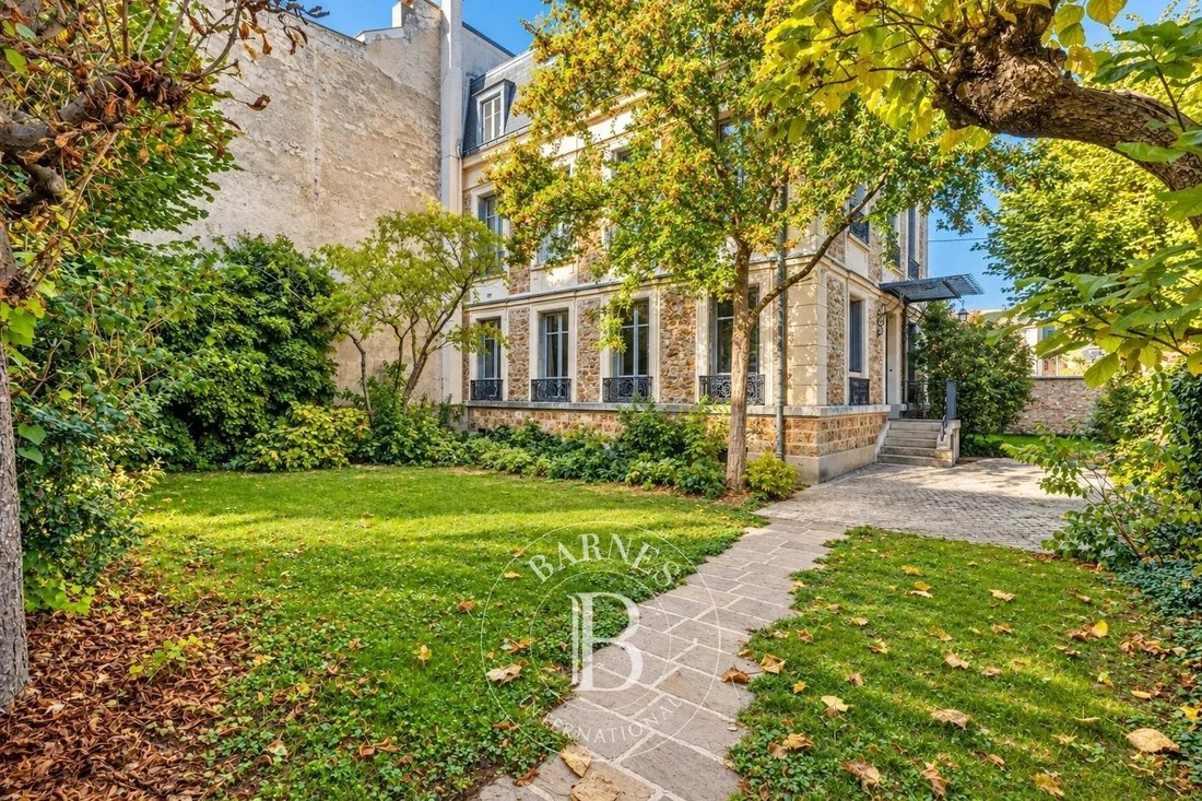 Maison à Domaine National du Château, Versailles, France 2 - 19111412