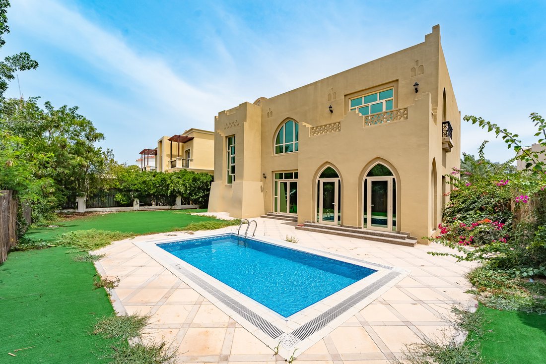 Villa in Jumeirah-Inseln, Dubai, Vereinigte Arabische Emirate 1 - 19115880