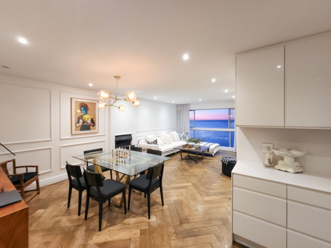 Apartment in Sea Point, Atlantic Seaboard, Cape Town 5 - 19116367