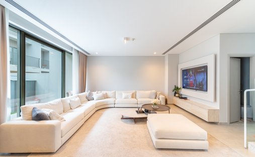 Villa in Hadaeq Sheikh Mohammed Bin Rashid, Dubai, United Arab Emirates 1