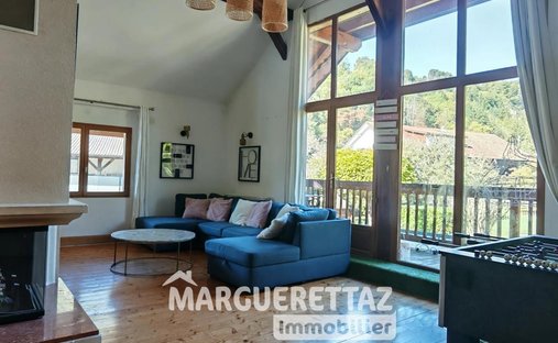 House in Nord, Marignier, France 1