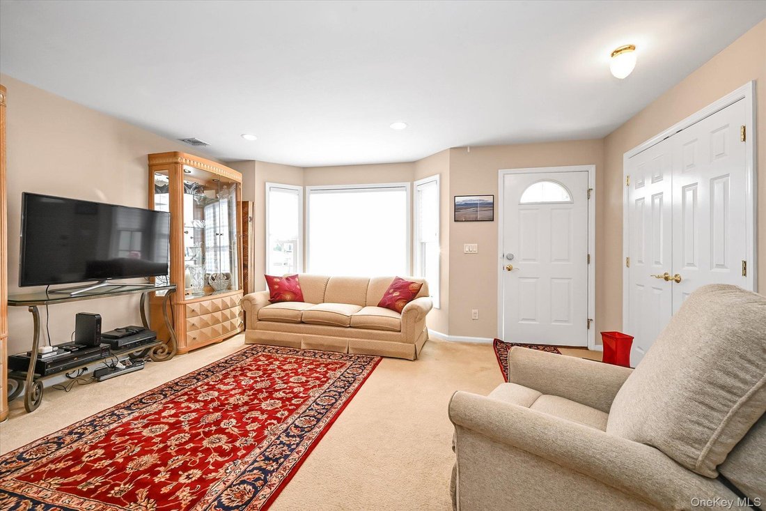 Condo in Melville, New York, United States 5 - 19115545