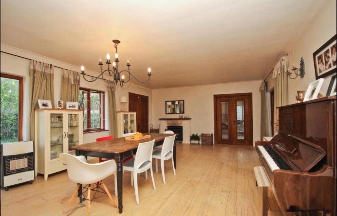 House in Constantia, Southern Suburbs, Cape Town 2 - 19116777