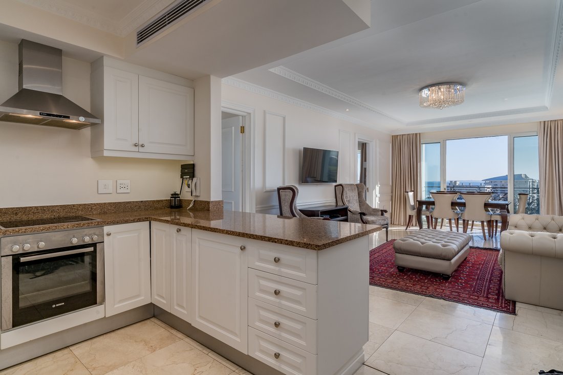 Apartment in Sea Point, Atlantic Seaboard, Cape Town 2 - 19116289