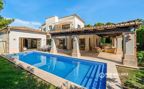 Villa in Santa Ponsa, Balearic Islands, Spain 1