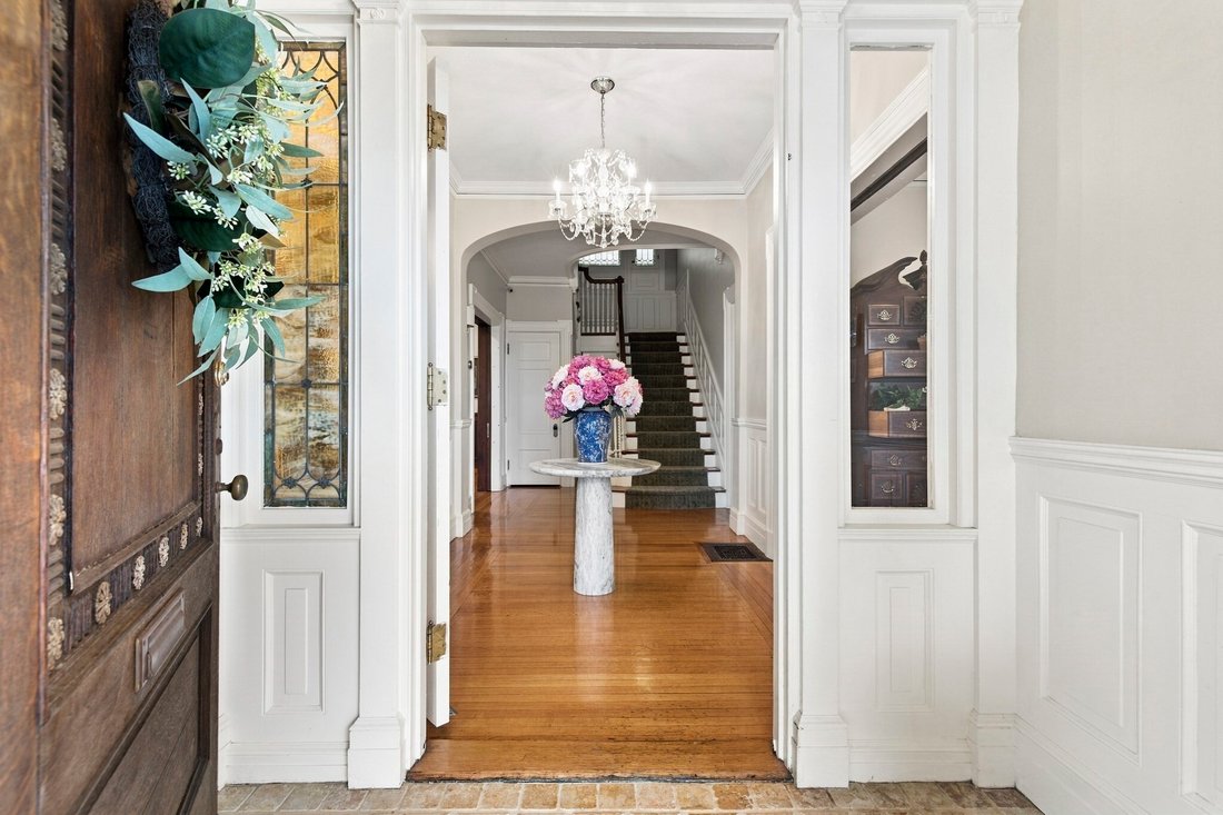 House in Newton, Massachusetts, United States 2 - 19115444