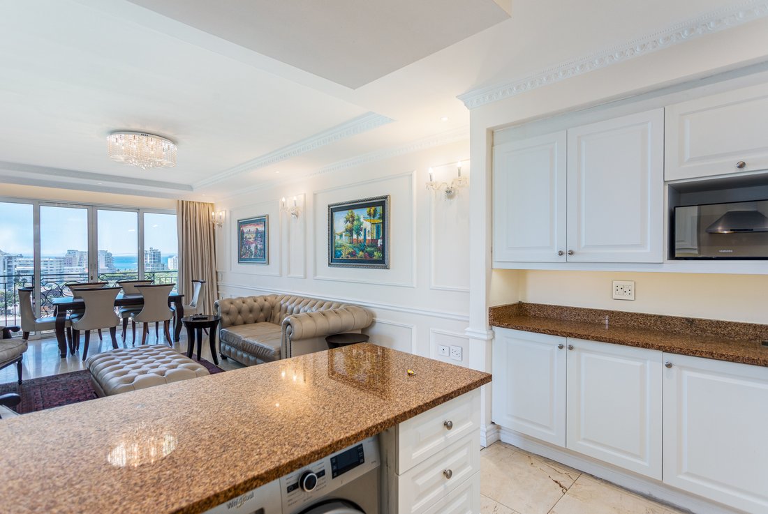 Apartment in Sea Point, Atlantic Seaboard, Cape Town 4 - 19116289
