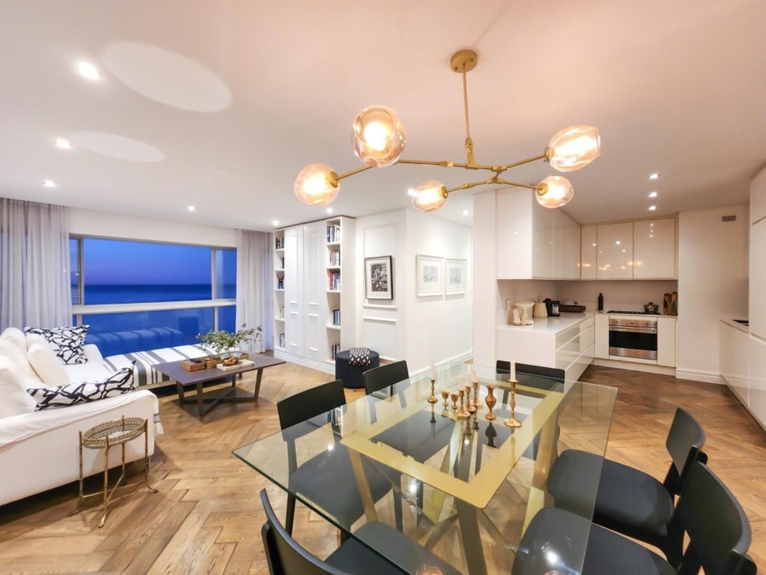 Apartment in Sea Point, Atlantic Seaboard, Cape Town 3 - 19116367