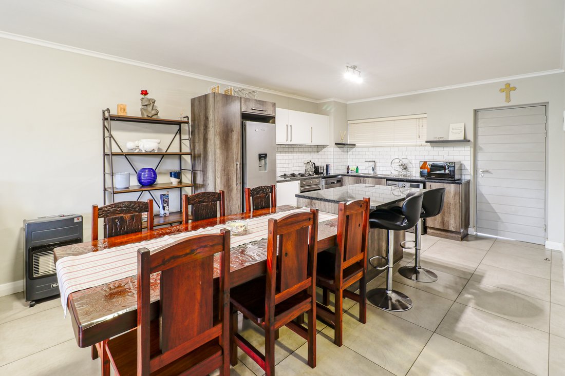 Apartment in Century City, Blaauwberg, Cape Town 5 - 19116631