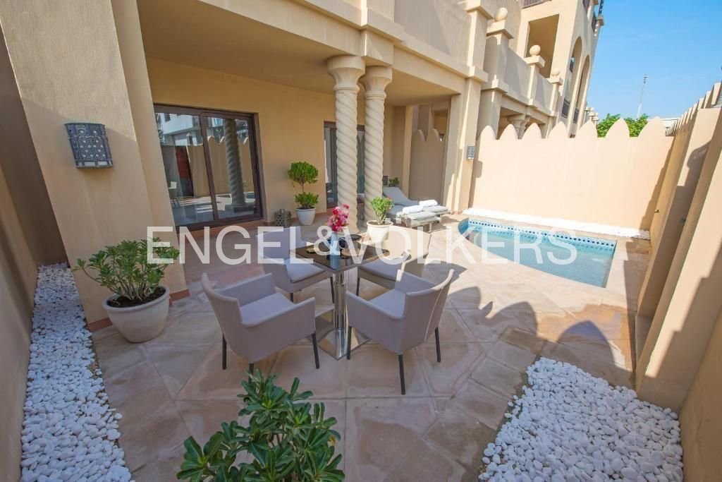 Townhouse in Palm Jumeirah, Dubai, United Arab Emirates 1 - 19116126