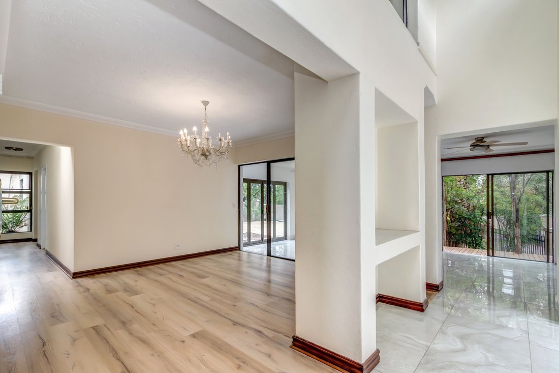 Estate in Dainfern, Gauteng, South Africa 3 - 19116286