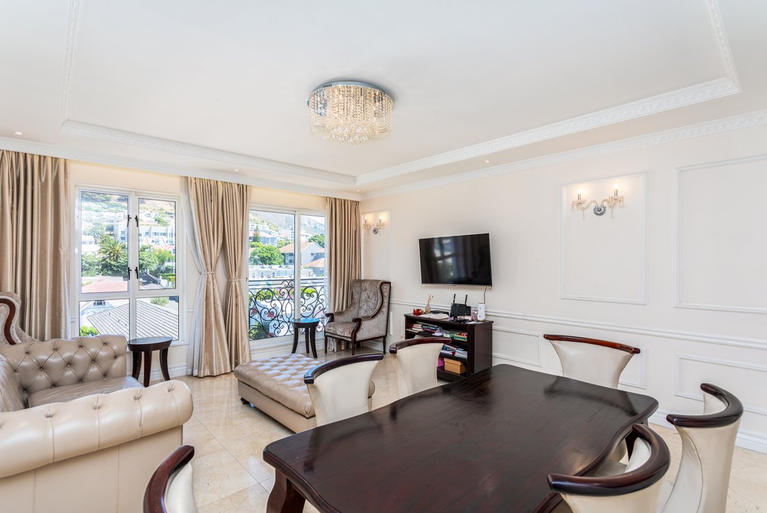 Apartment in Sea Point, Atlantic Seaboard, Cape Town 2 - 19116389