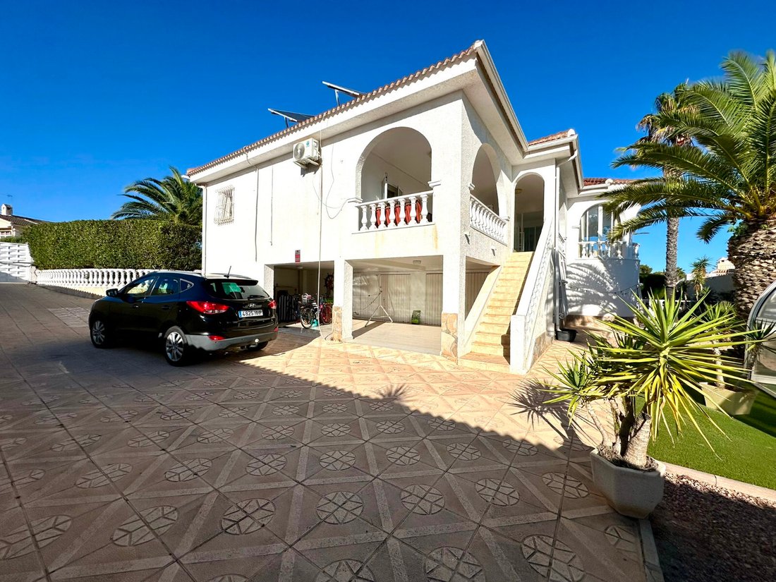 Villa in Quesada, Rojales, Land Valencia 2 - 19111487