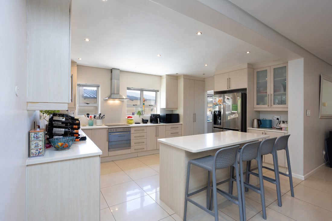Country House in Westlake, Southern Suburbs, Cape Town 5 - 19116317