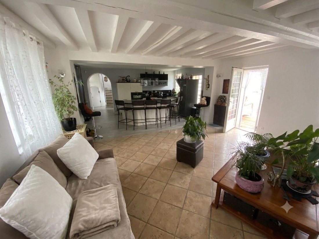 Domaine à Nord, Chambly, France 2 - 19095544
