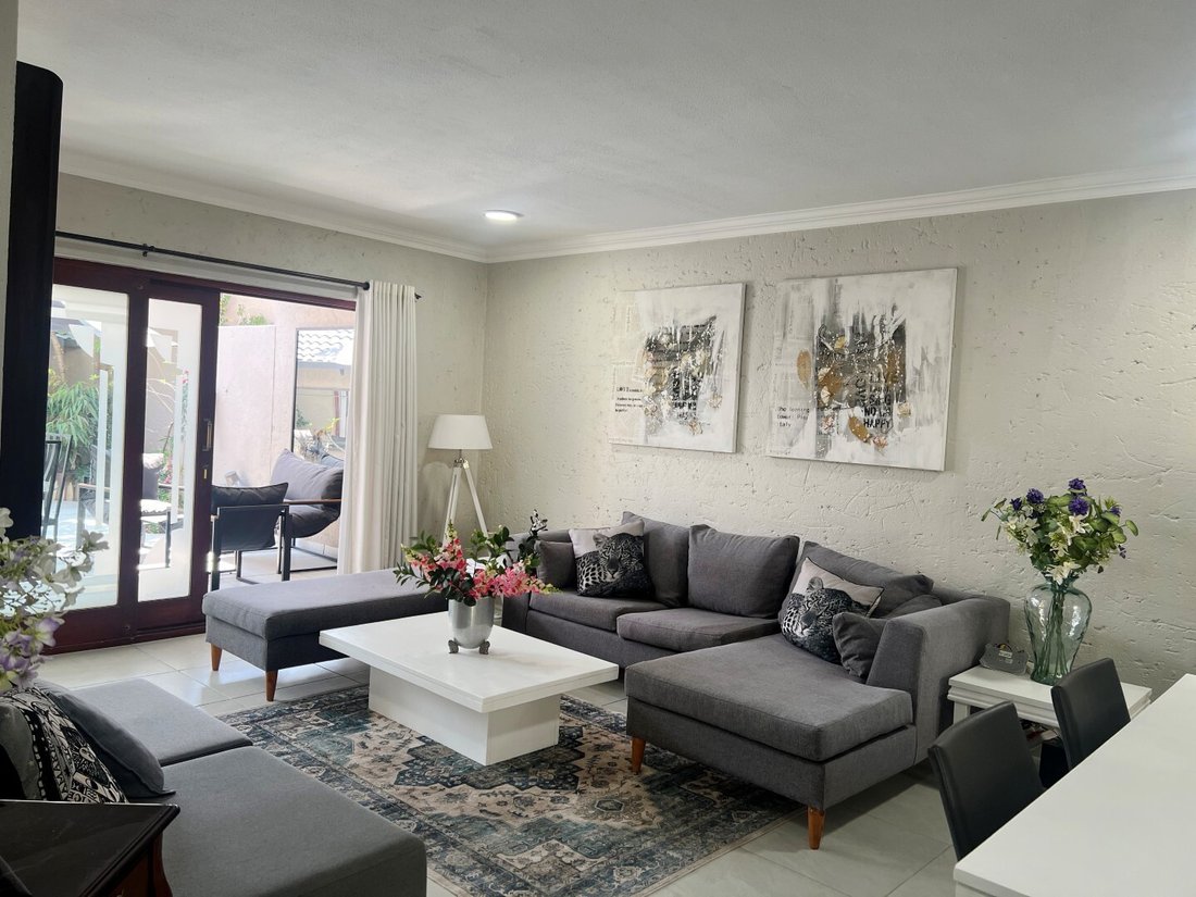Townhouse en Khyber Rock, Gauteng, Sudáfrica 3 - 19116807