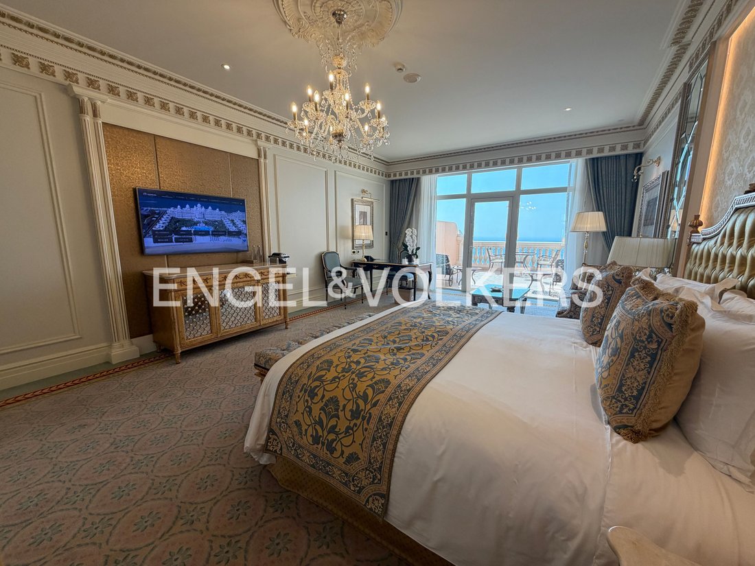 Palm Jumeirah, Dubai, United Arab Emirates 3 - 19116923