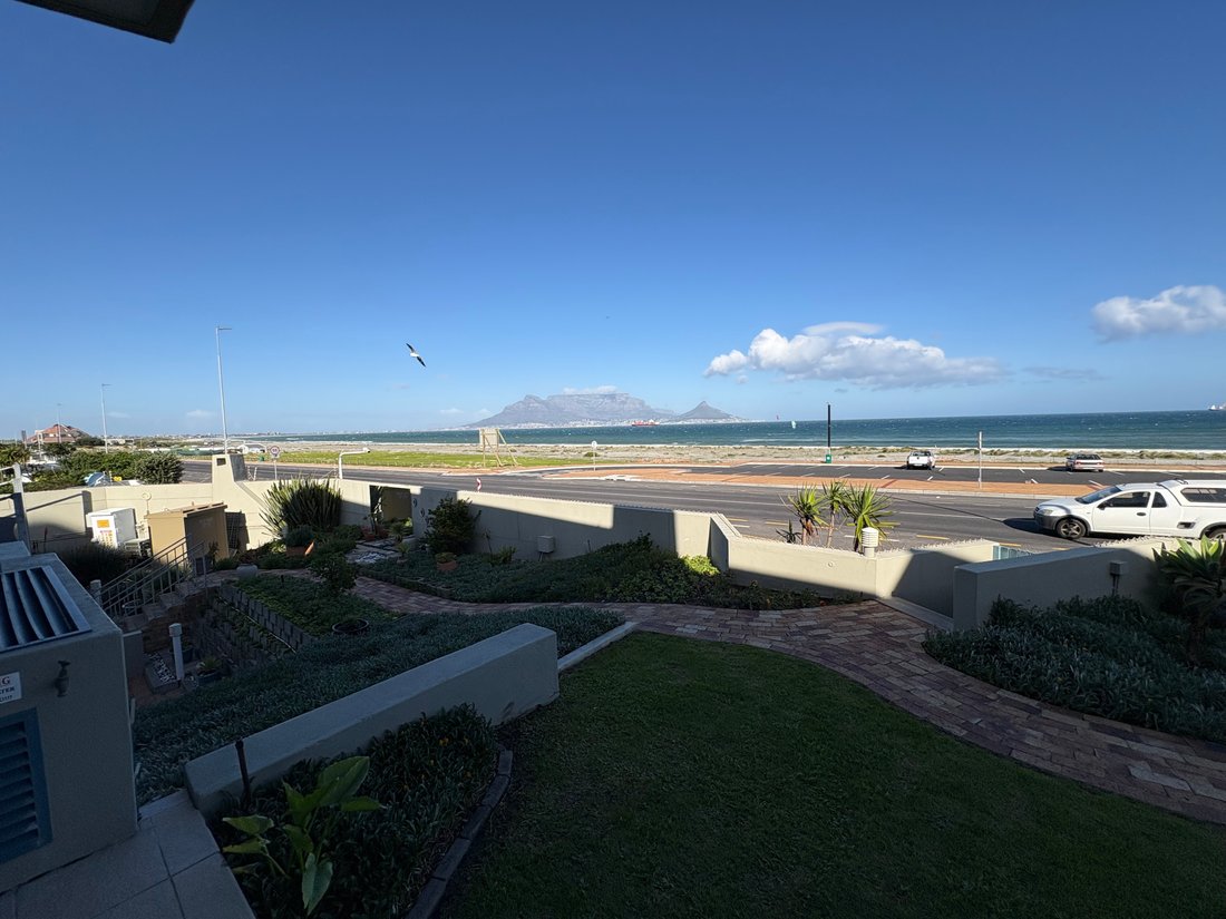 Apartment in Bloubergstrand, Blaauwberg, Cape Town 4 - 19116434