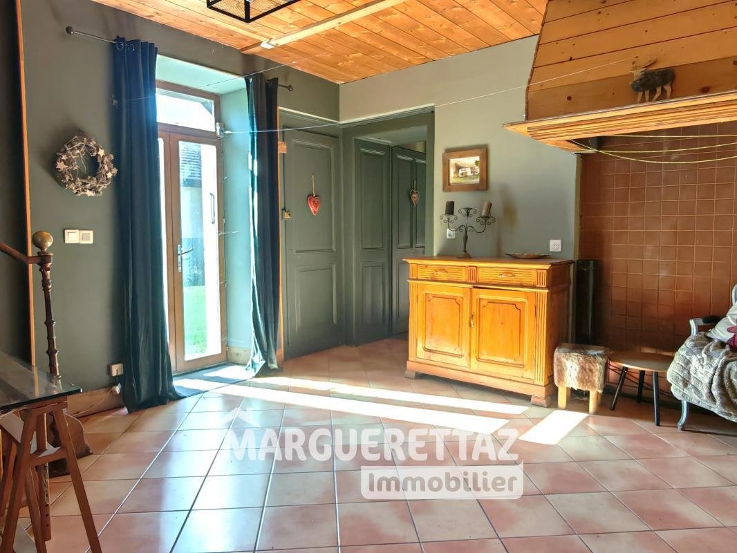 Casa a Taninges, Auvergne-Rodano-Alpi, Francia 5 - 19105321