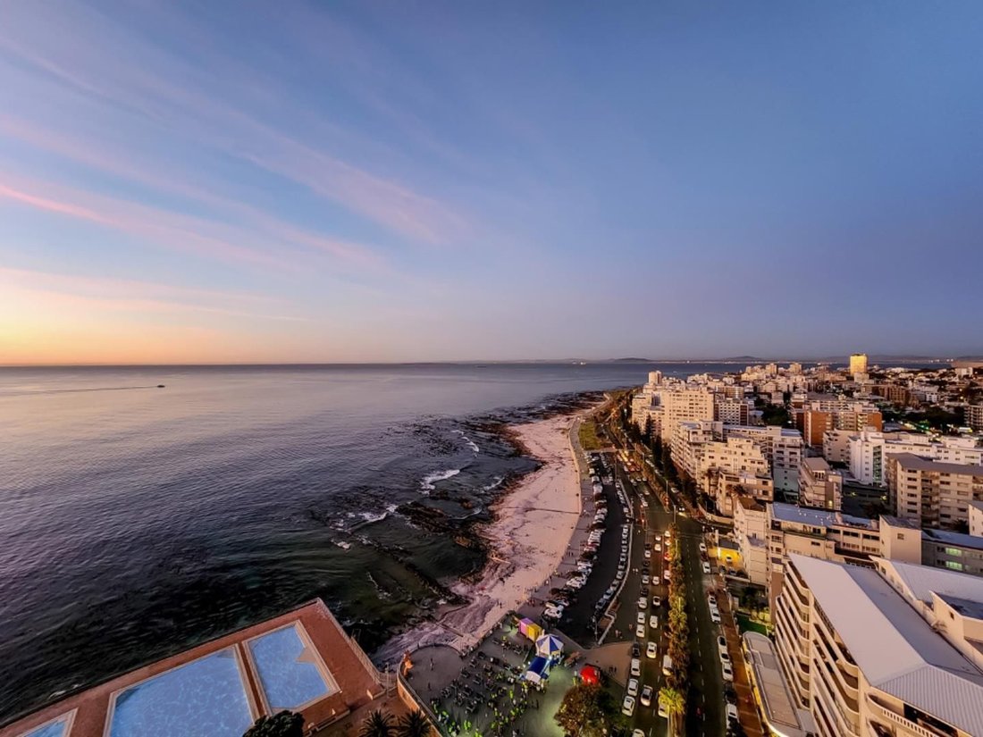 Apartment in Sea Point, Atlantic Seaboard, Cape Town 4 - 19116367