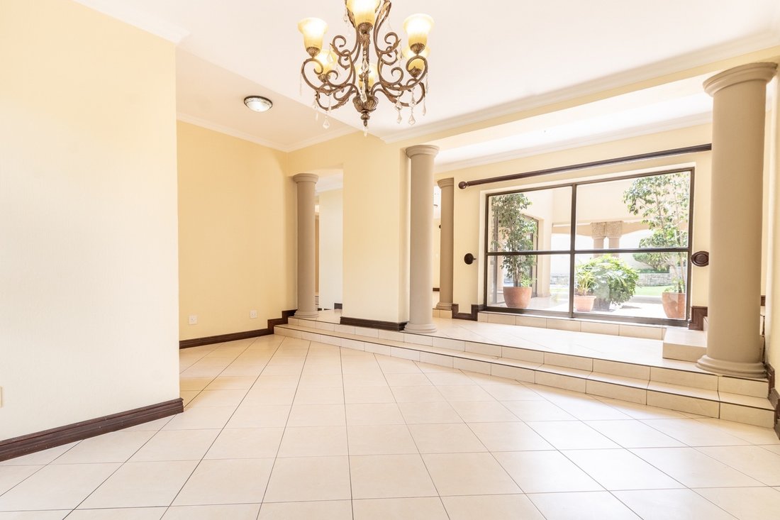 Estate in Dainfern, Gauteng, South Africa 3 - 19116423