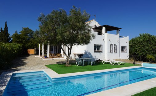Land in Estepona, Andalusia, Spain 1