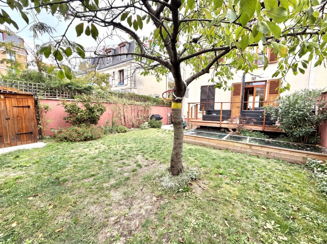 House in Vincennes, Ile-de-France, France 2 - 19115704